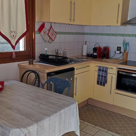 Apartment Cosy Pres Des Remontees Mecaniques, 5 Pers, Terrasse, Parking - Fr-1-676-209 *