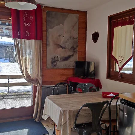 Apartment Cosy Pres Des Remontees Mecaniques, 5 Pers, Terrasse, Parking - Fr-1-676-209 *